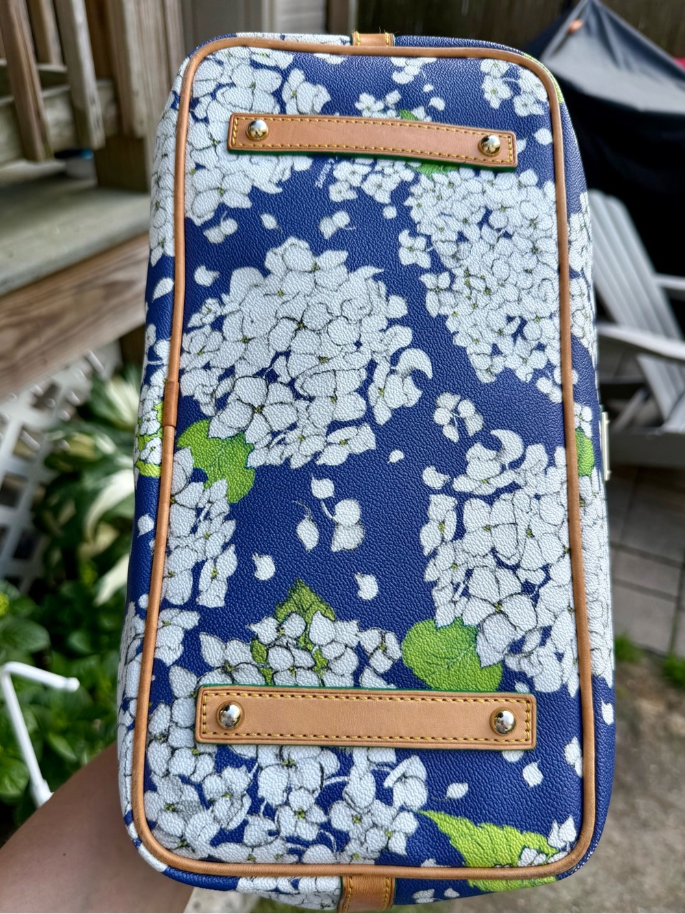 Dooney & Bourke Navy White Hydrangea Zip Tote - Picture 4 of 8